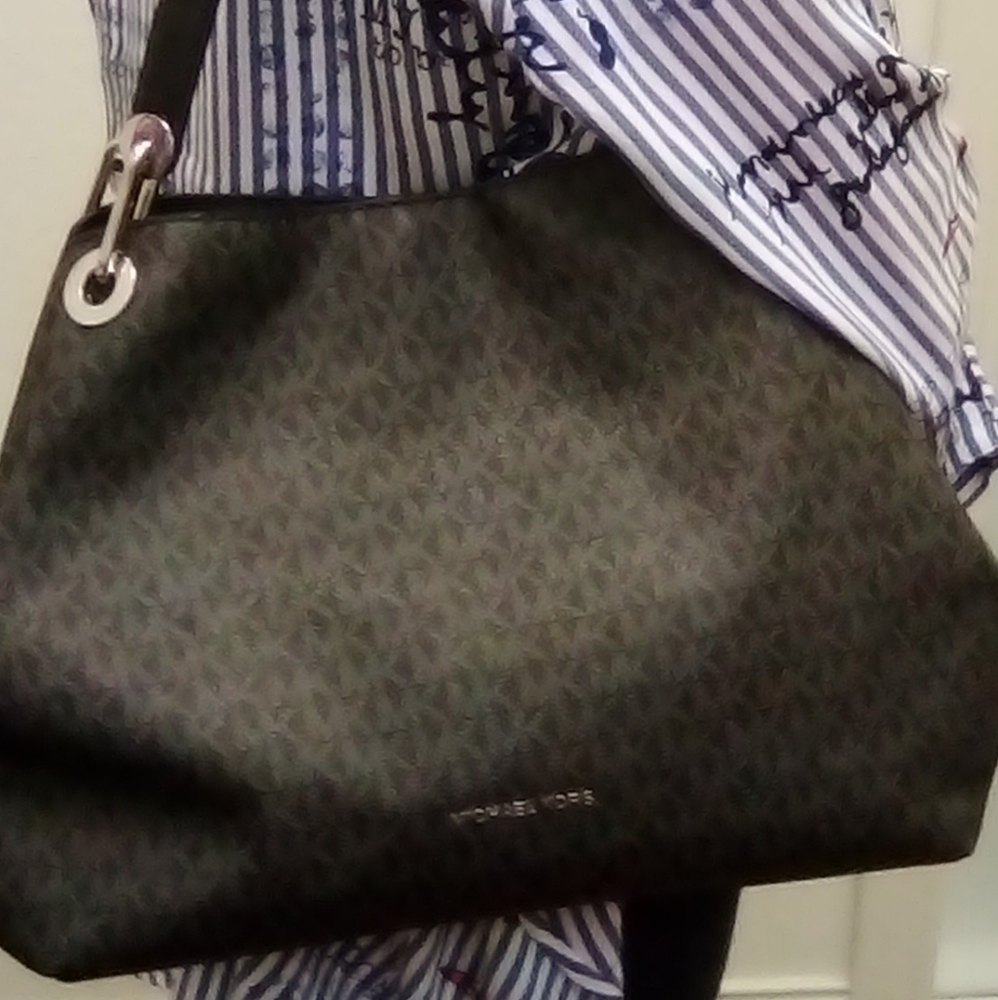 Authentic Michael Kors Logo Shoulder Bag